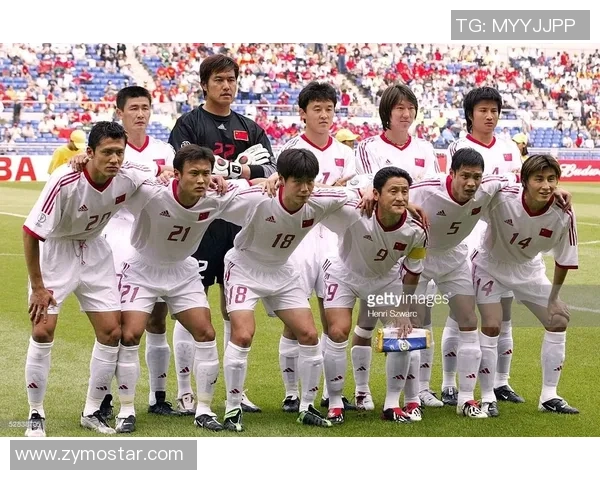 全球足球巨星海报欣赏带你领略不同风格与魅力的足球文化 全球足球巨星海报欣赏带你领略不同风格与魅力的足球文化